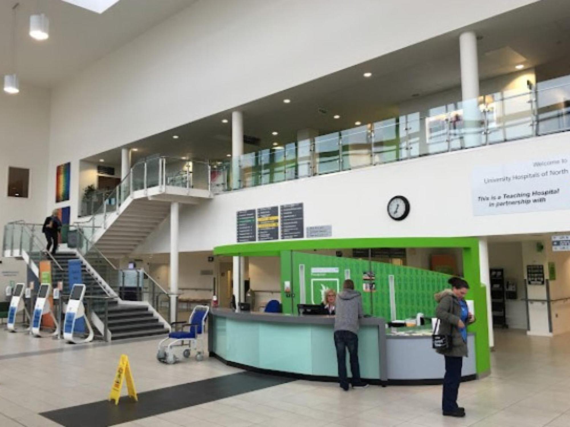 Darwin Stays - Service Accommodation In Newcastle Under Lyme City Centre Esterno foto