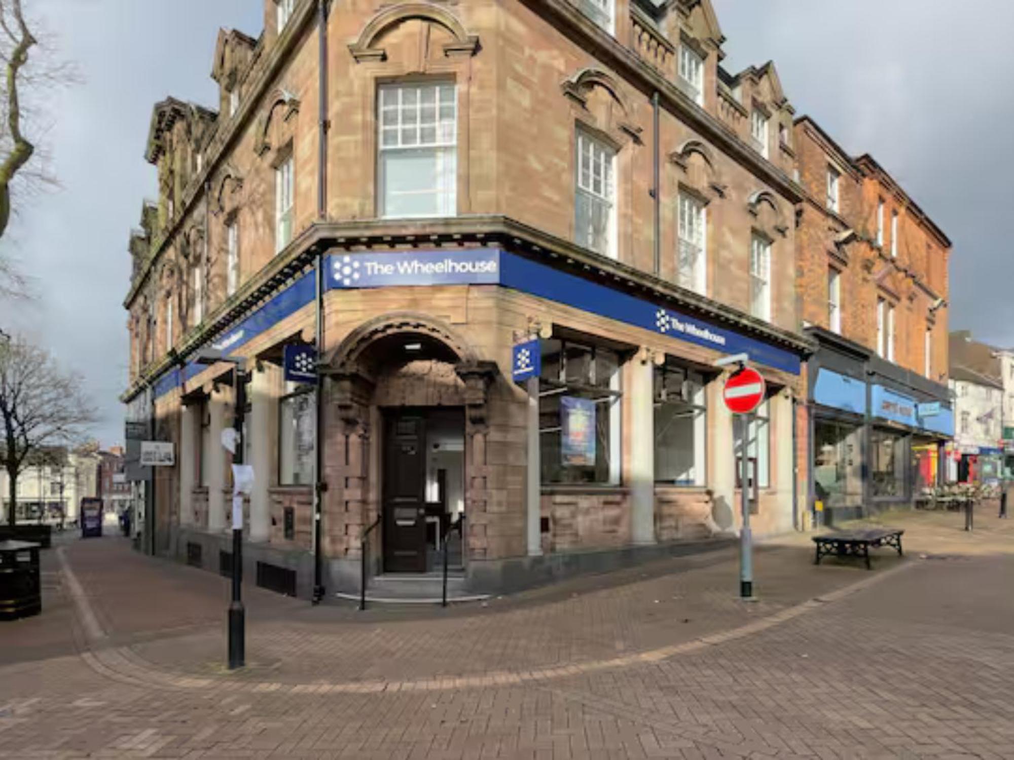 Darwin Stays - Service Accommodation In Newcastle Under Lyme City Centre Esterno foto