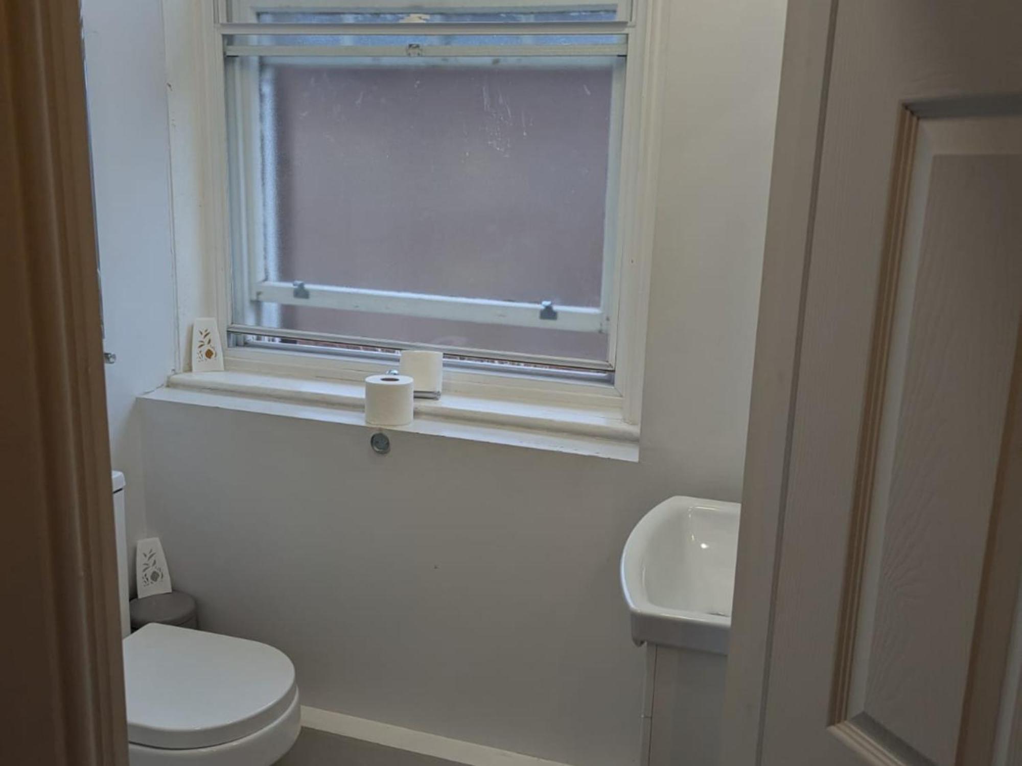 Darwin Stays - Service Accommodation In Newcastle Under Lyme City Centre Esterno foto