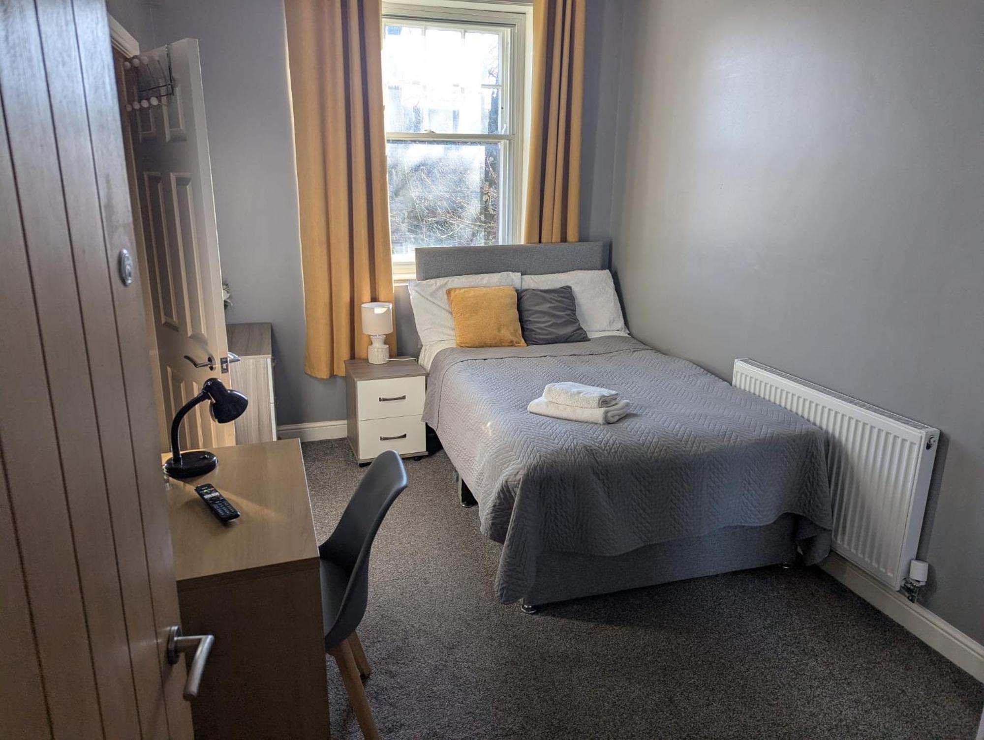 Darwin Stays - Service Accommodation In Newcastle Under Lyme City Centre Esterno foto