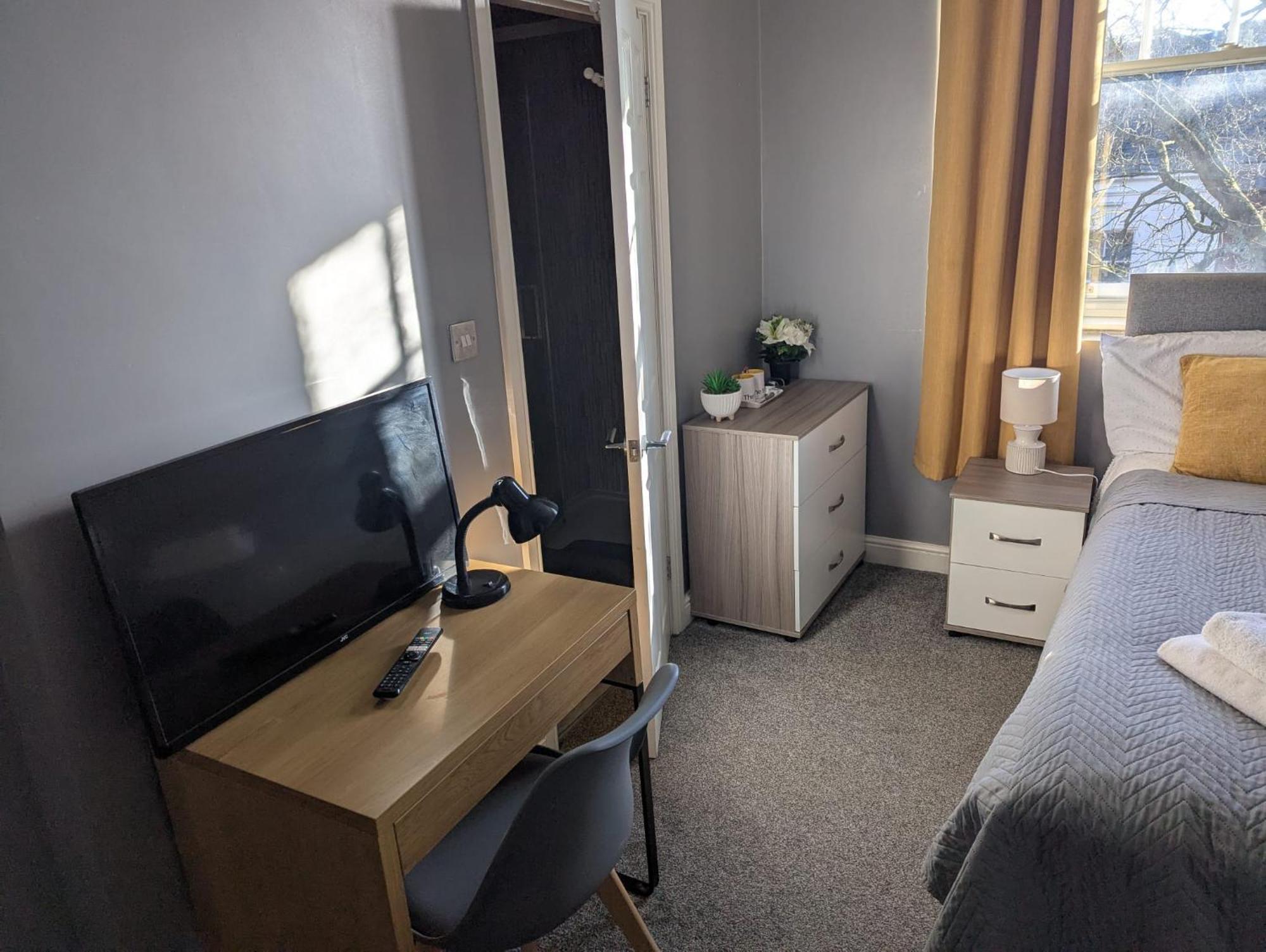 Darwin Stays - Service Accommodation In Newcastle Under Lyme City Centre Esterno foto