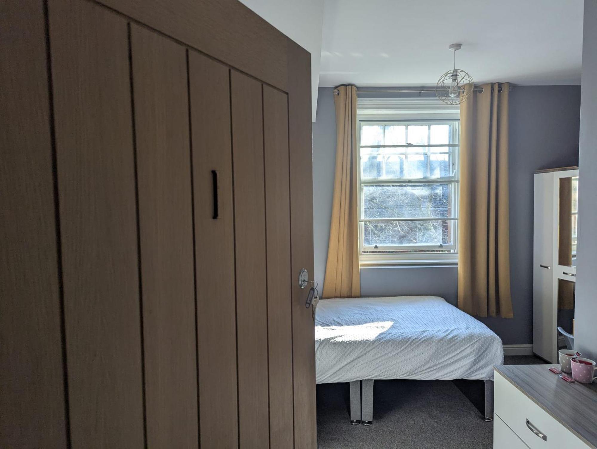 Darwin Stays - Service Accommodation In Newcastle Under Lyme City Centre Esterno foto